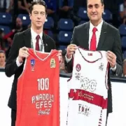 Anadolu Efes, cumhuriyet’imizin 100.yılını taraftarlarıyla kutladı