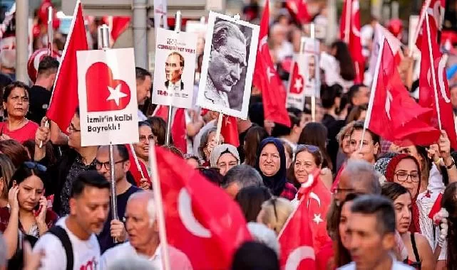 Bayraklı’dan 10 bin kişilik kortej!