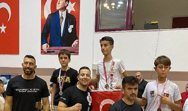 Kemer Belediyesi Kick Boks takımından 6 madalya