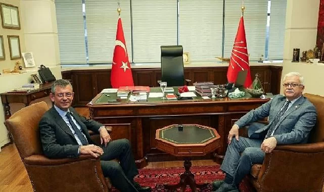 Başkan Deveciler ve CHP genel başkanı Özgür Özel genel merkezde buluştu
