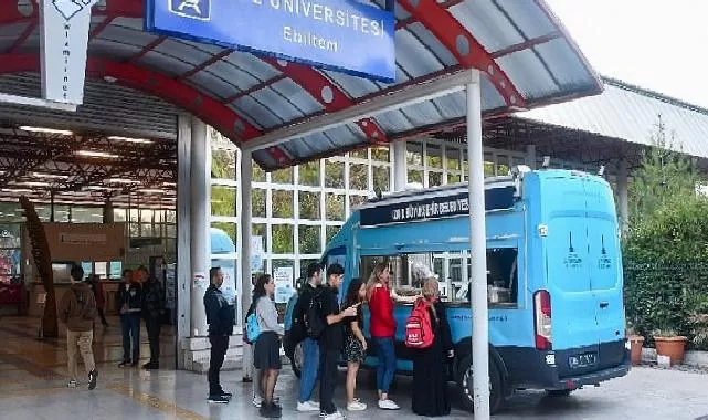 İzmir’de üniversite öğrencilerine “Günaydın Çorbası”