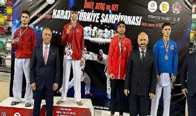 Karate Şampiyonasında Kağıtspor rüzgârı