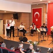 Çiğli Belediyesi Bağlama Kursiyerlerinden Eşsiz Konser