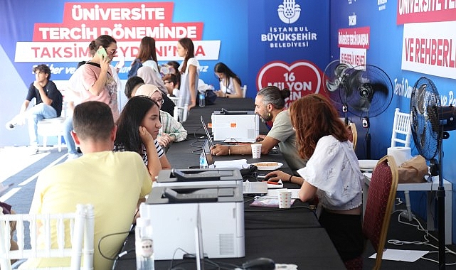 İstanbul Büyükşehir Belediyesi’nin Tercih Danışma ve Rehberlik Merkezleri, YKS’ye giren gençlere bu yıl da ücretsiz danışmanlık hizmeti verecek