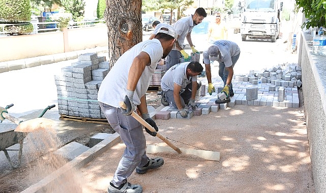 Narlıdere’de sahada çalışan ekiplerin mesai saatlerine aşırı sıcak düzenlemesi