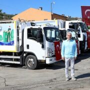 Temizlik hizmetlerini daha hızlı ve verimli hale getirmek amacıyla araç filosunu genişleten Mudanya Belediyesi, 15 Haziran – 15 Temmuz 2024 döneminde bir ay boyunca 5 bin ton evsel atık topladı