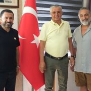 Ünlü oyuncu Selim Bayraktar Başkan Topaloğlu’nu ziyaret etti